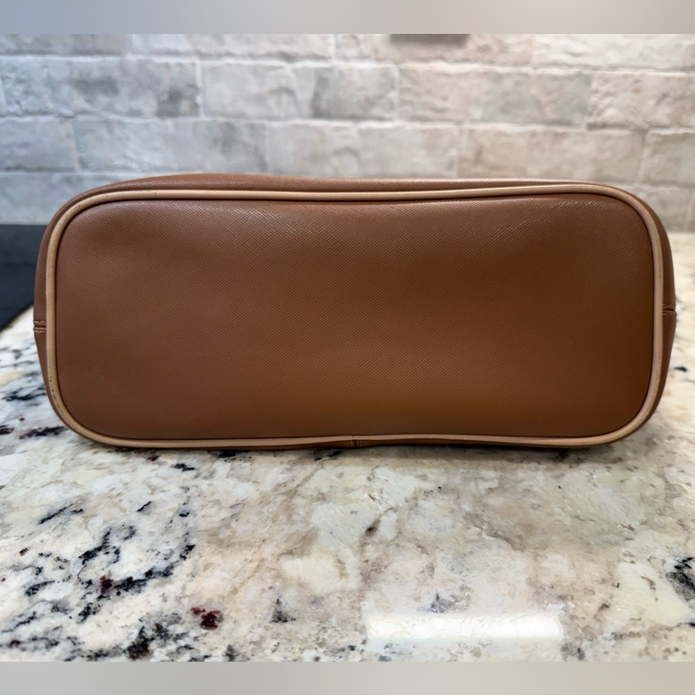 Coach EUC Brown Leather Tote w/Contrasting Tan Handles - Picture 5 of 7